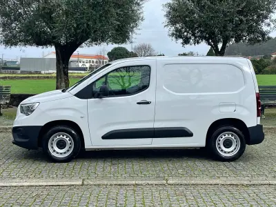 Opel Combo 2022 - 14450 EUR, 90000 km - AUTO.MOTO.pt - 90000km - foto 10 de 37
