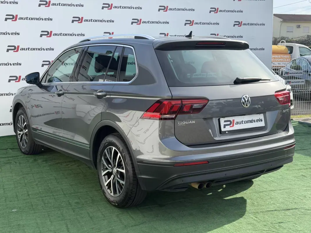 Volkswagen Tiguan 2017 - 19990 EUR, 165504 km - AUTO.MOTO.pt - 165504km - foto 9 de 21