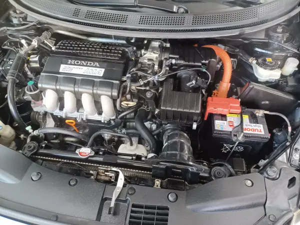 Honda CR-Z 2010 - 9390 EUR, 171972 km - AUTO.MOTO.pt - 171972km - foto 38 de 41