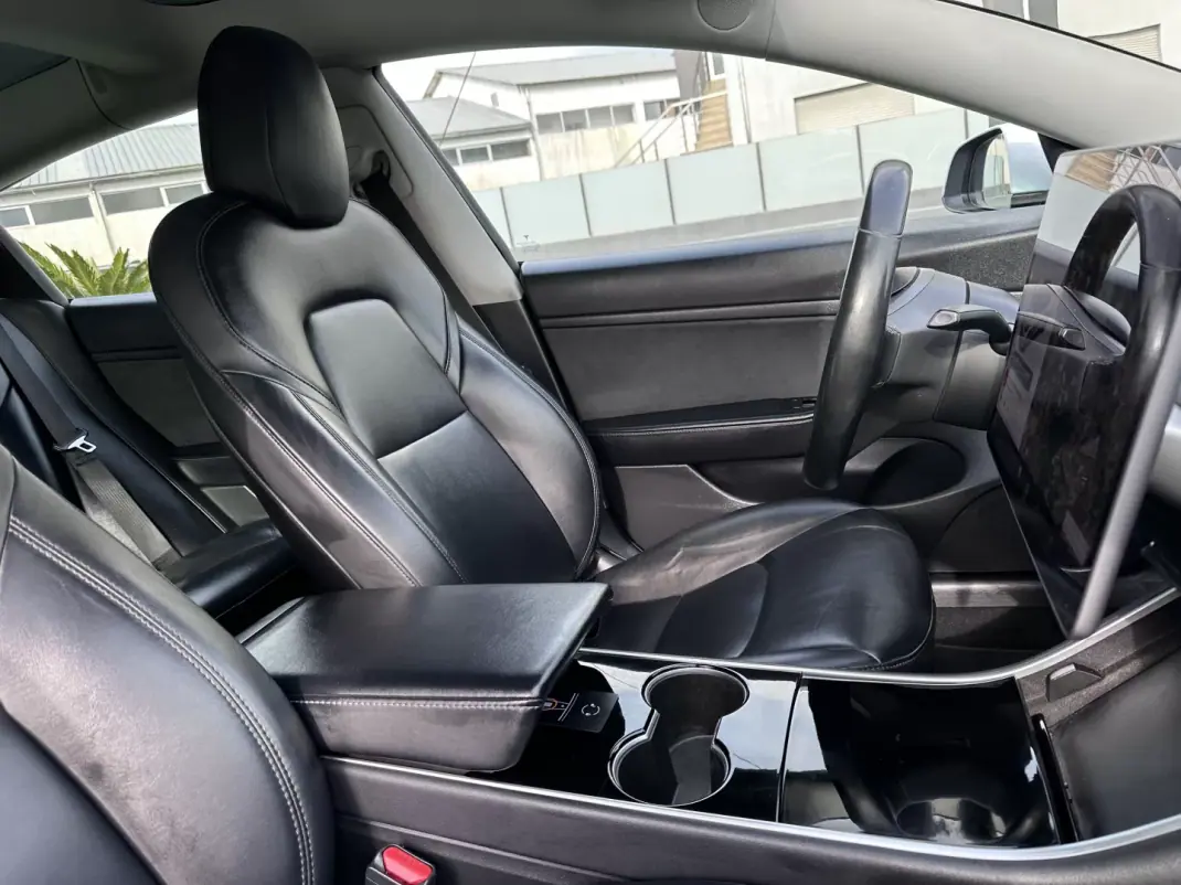 Tesla Model 3 2019 - 15500 EUR, 333000 km - AUTO.MOTO.pt - 333000km - foto 57 de 62