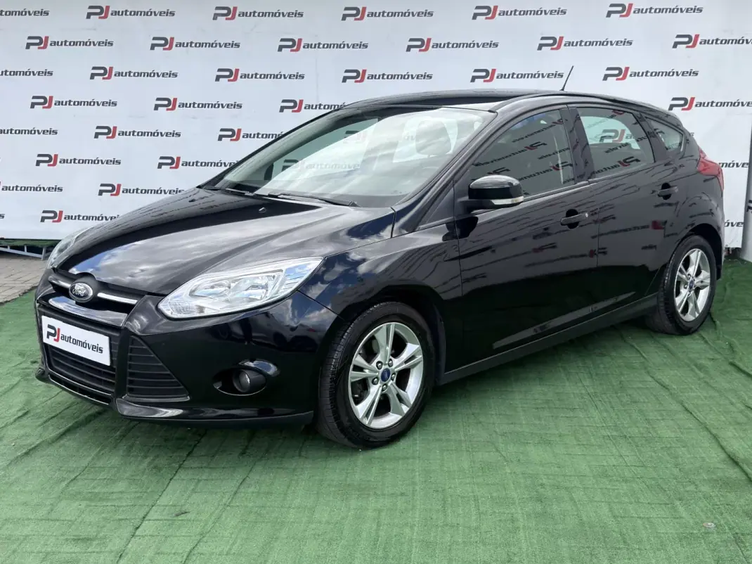 Ford Focus 2012 - 8500 EUR, 203000 km - AUTO.MOTO.pt - 203000km - foto 1 de 16