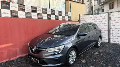 Renault Mégane Sport Tourer 2021 - 14900 EUR, 104000 km - AUTO.MOTO.pt - 104000km - foto 2 de 12