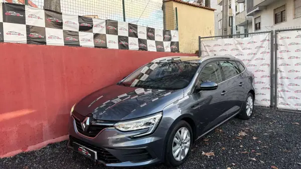 Renault Mégane Sport Tourer 2021 - 14900 EUR, 104000 km - AUTO.MOTO.pt - 104000km - foto 2 de 12
