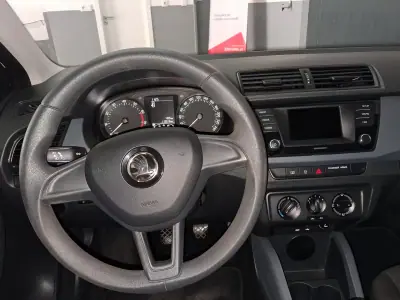 Skoda Fabia Break 2016 - 7990 EUR, 110000 km - AUTO.MOTO.pt - 110000km - foto 16 de 18