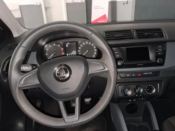 Skoda Fabia Break 2016 - 7990 EUR, 110000 km - AUTO.MOTO.pt - 110000km - foto 16 de 18