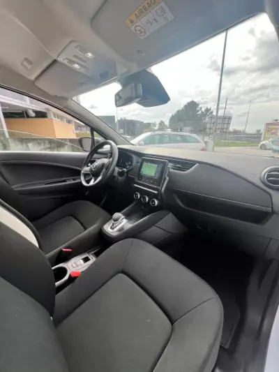 Renault Zoe 2021 - 20000 EUR, 29355 km - AUTO.MOTO.pt - 29355km - foto 20 de 21