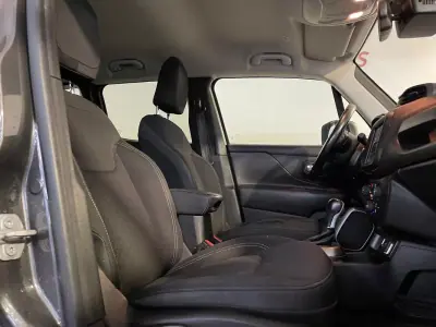 Jeep Renegade 2019 - 15950 EUR, 142000 km - AUTO.MOTO.pt - 142000km - foto 14 de 24
