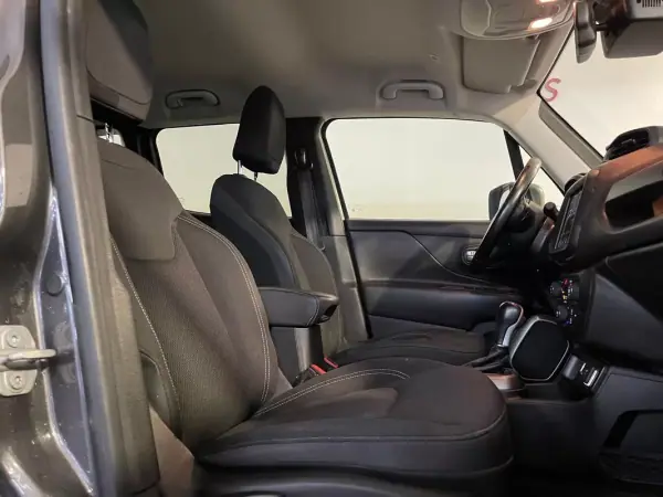 Jeep Renegade 2019 - 15950 EUR, 142000 km - AUTO.MOTO.pt - 142000km - foto 14 de 24
