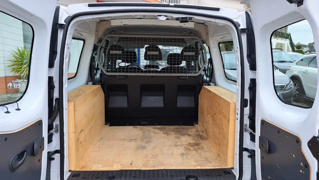 Renault TRAFIC L2H1 125CV 2019 - 19900 EUR, 106110 km - AUTO.MOTO.pt - 106110km - foto 8 de 24