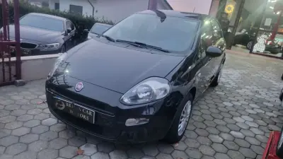 Fiat Punto 2016 - 6990 EUR, 160000 km - AUTO.MOTO.pt - 160000km - foto 2 de 13