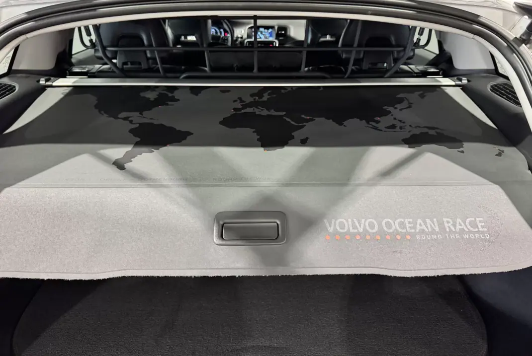 Volvo V60 2016 - 13900 EUR, 265393 km - 265393km - foto 31 de 44