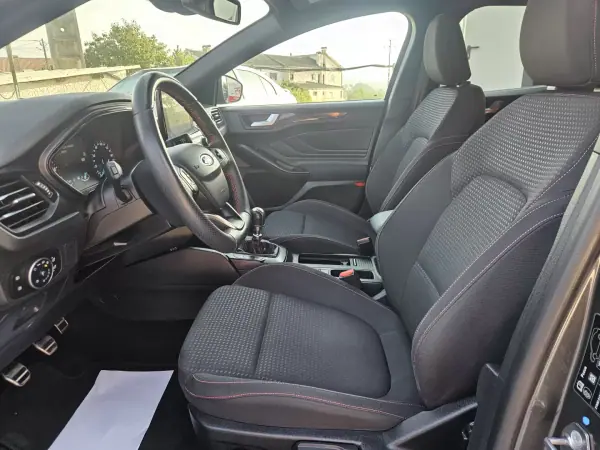 Ford Focus SW 2019 - 13800 EUR, 115000 km - AUTO.MOTO.pt - 115000km - foto 9 de 54