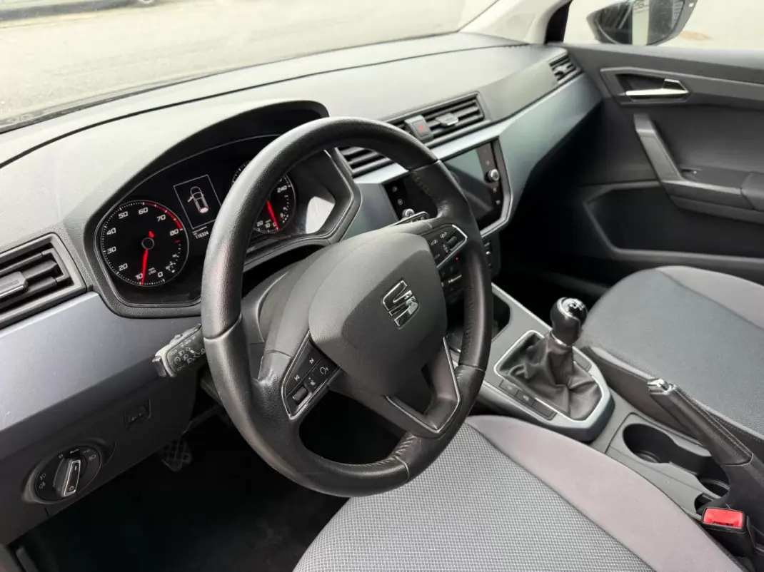 SEAT Arona 2017 - 13750 EUR, 116324 km - AUTO.MOTO.pt - 116324km - foto 10 de 17