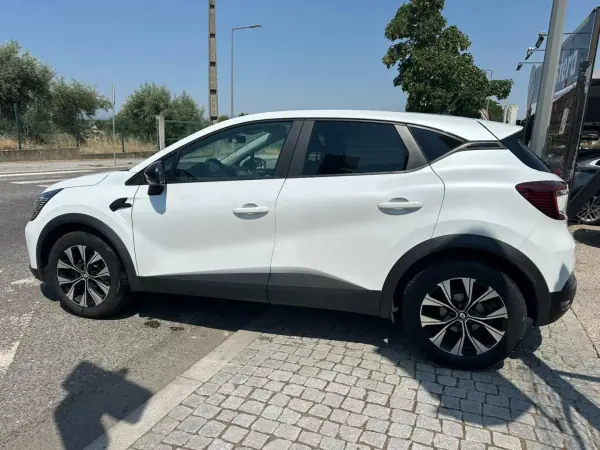 Renault Captur 2022 - 19900 EUR, 132877 km - AUTO.MOTO.pt - 132877km - foto 3 de 29