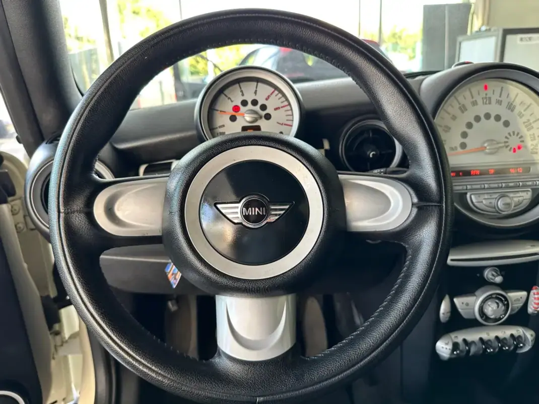 MINI 3 Portas 2008 - 9390 EUR, 182407 km - 182407km - foto 11 de 38