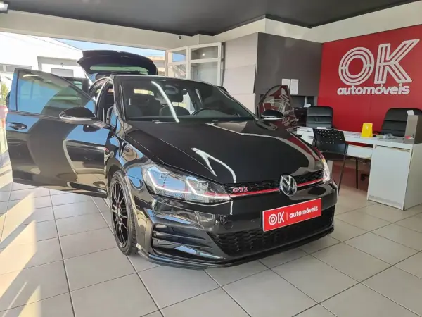 Volkswagen Golf 2018 - 26750 EUR, 99000 km - AUTO.MOTO.pt - 99000km - foto 20 de 39