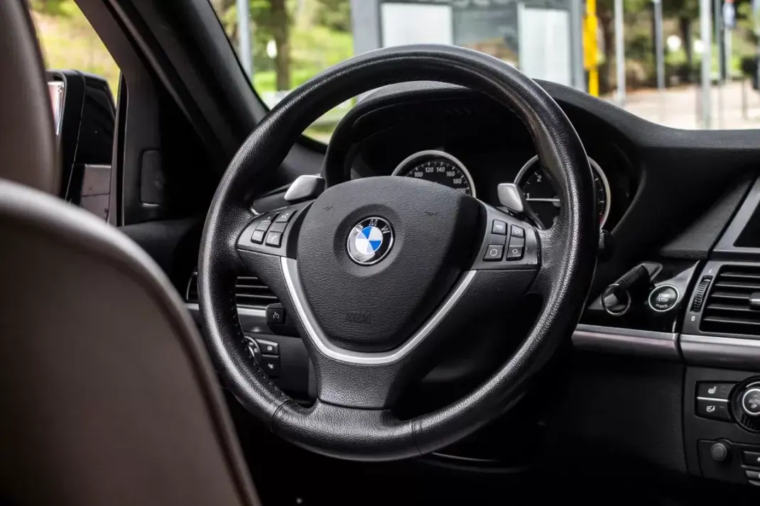 BMW X6 ActiveHybrid 2010 - 23990 EUR, 173745 km - AUTO.MOTO.pt - 173745km - foto 30 de 40