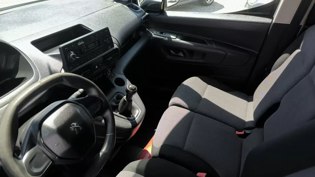 Peugeot Partner L2 1.5 Bluehdi 100CV 2020 - 13950 EUR, 109565 km - AUTO.MOTO.pt - 109565km - foto 8 de 8