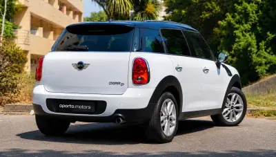 MINI Countryman 2012 - 10990 EUR, 206000 km - foto 3 de 11