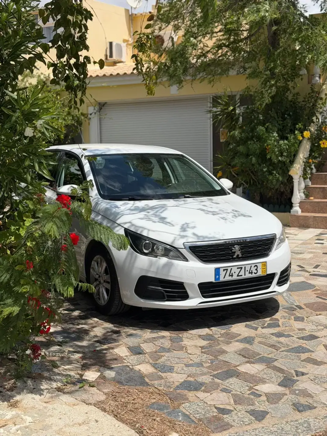 Peugeot 308 2019 - 13900 EUR, 123366 km - AUTO.MOTO.pt - 123366km - foto 1 de 9