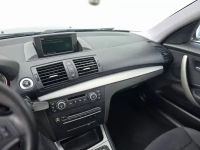 BMW 118 2008 - 6750 EUR, 226114 km - AUTO.MOTO.pt - 226114km - foto 13 de 19