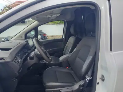 Renault Kangoo E-Tech 2022 - 16990 EUR, 30146 km - AUTO.MOTO.pt - 30146km - foto 10 de 16