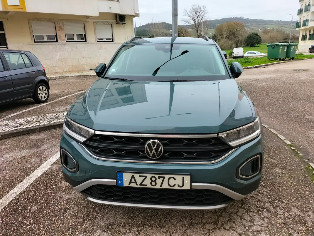 Volkswagen T-Roc 2023 - 23000 EUR, 36000 km - AUTO.MOTO.pt - 36000km - foto 3 de 8