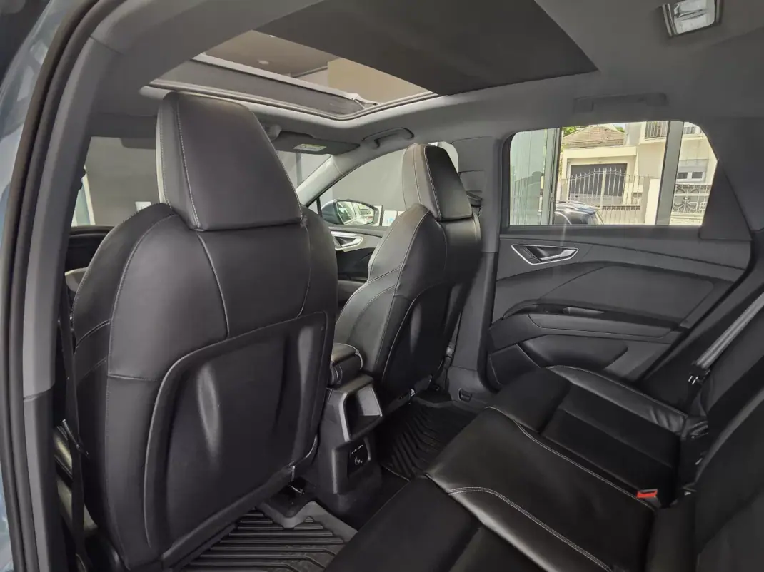 Audi Q4 e-tron 2021 - 26990 EUR, 104822 km - AUTO.MOTO.pt - 104822km - foto 31 de 33