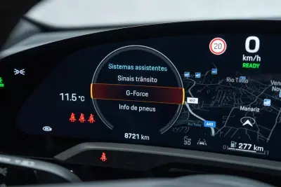 Porsche Taycan 2024 - 84950 EUR, 8000 km - AUTO.MOTO.pt - 8000km - foto 32 de 58