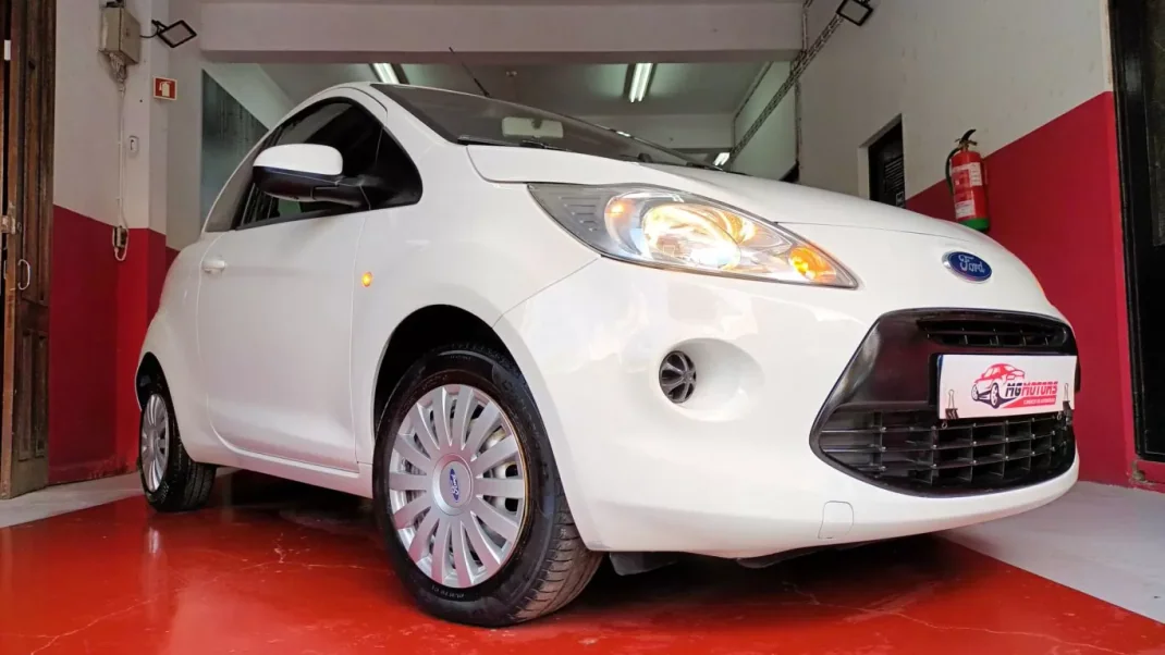 Ford KA 2015 - 7500 EUR, 111953 km - AUTO.MOTO.pt - 111953km - foto 3 de 46