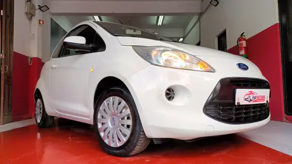 Ford KA 2015 - 7500 EUR, 111953 km - AUTO.MOTO.pt - 111953km - foto 3 de 46