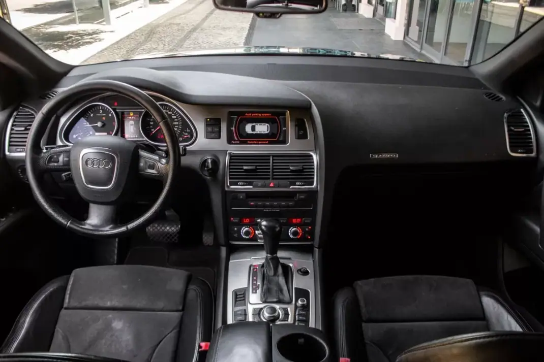 Audi Q7 2007 - 13790 EUR, 328646 km - 328646km - foto 26 de 38