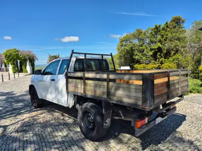 Toyota HILUX 2.4 D-4D 4WD CE CH 3L 2020 - 21750 EUR, 215046 km - AUTO.MOTO.pt - 215046km - foto 4 de 20