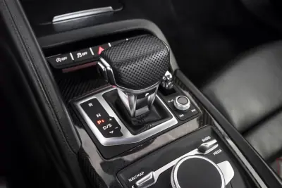 Audi R8 Spyder 2019 - 170000 EUR, 31543 km - AUTO.MOTO.pt - 31543km - foto 18 de 23