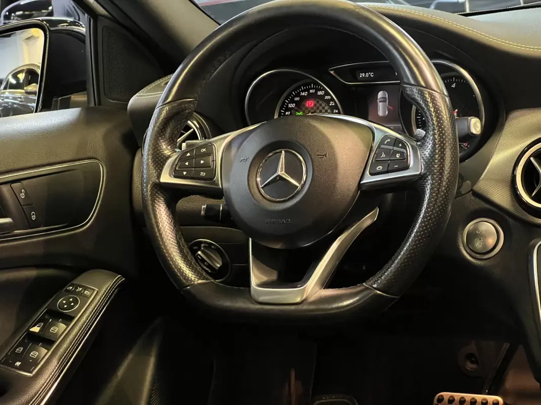 Mercedes-Benz A 180 2017 - 18990 EUR, 140000 km - 140000km - foto 15 de 40