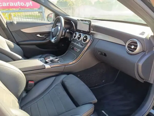 Mercedes-Benz C 300 2020 - 27500 EUR, 164000 km - AUTO.MOTO.pt - 164000km - foto 12 de 19