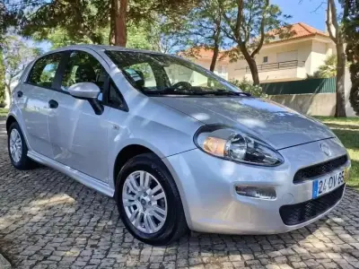 Fiat Punto 2014 - 6990 EUR, 73125 km - AUTO.MOTO.pt - 73125km - foto 5 de 15