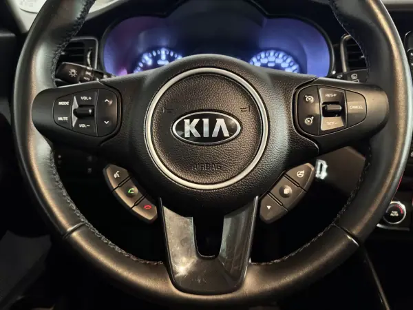 Kia Carens 2016 - 16500 EUR, 115211 km - AUTO.MOTO.pt - 115211km - foto 12 de 26