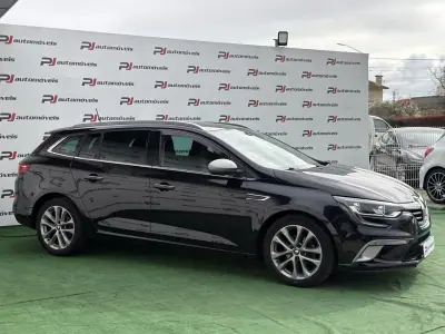 Renault Mégane 2019 - 15990 EUR, 122827 km - AUTO.MOTO.pt - 122827km - foto 5 de 21