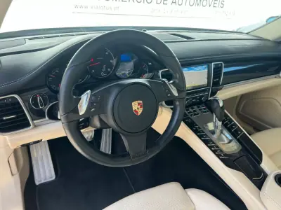 Porsche Panamera 2014 - 46000 EUR, 136900 km - AUTO.MOTO.pt - 136900km - foto 14 de 19