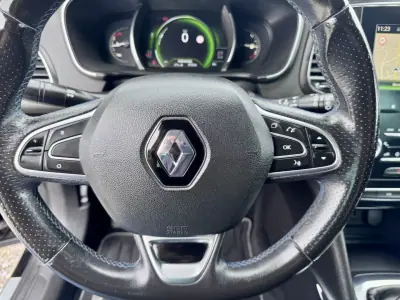 Renault Mégane 2016 - 14750 EUR, 142000 km - AUTO.MOTO.pt - 142000km - foto 16 de 24
