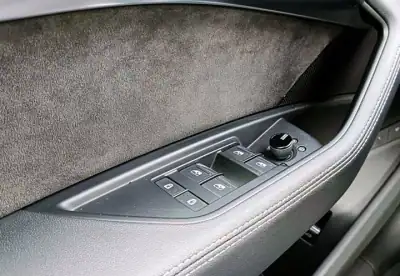Audi e-tron 2020 - 31000 EUR, 110869 km - AUTO.MOTO.pt - 110869km - foto 18 de 29