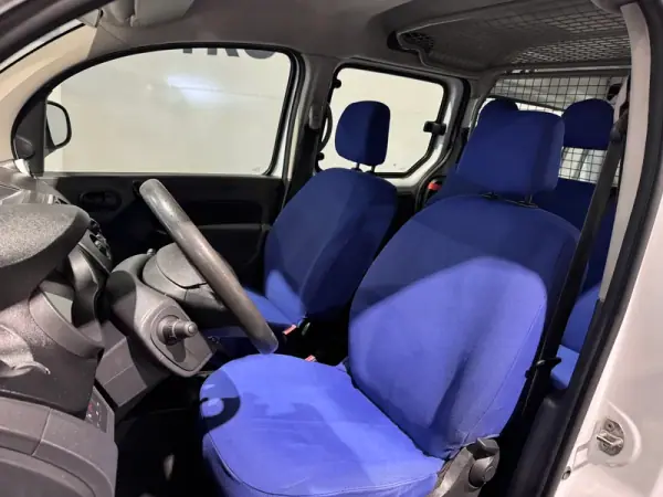 Renault Kangoo 2016 - 10900 EUR, 255000 km - AUTO.MOTO.pt - 255000km - foto 17 de 28