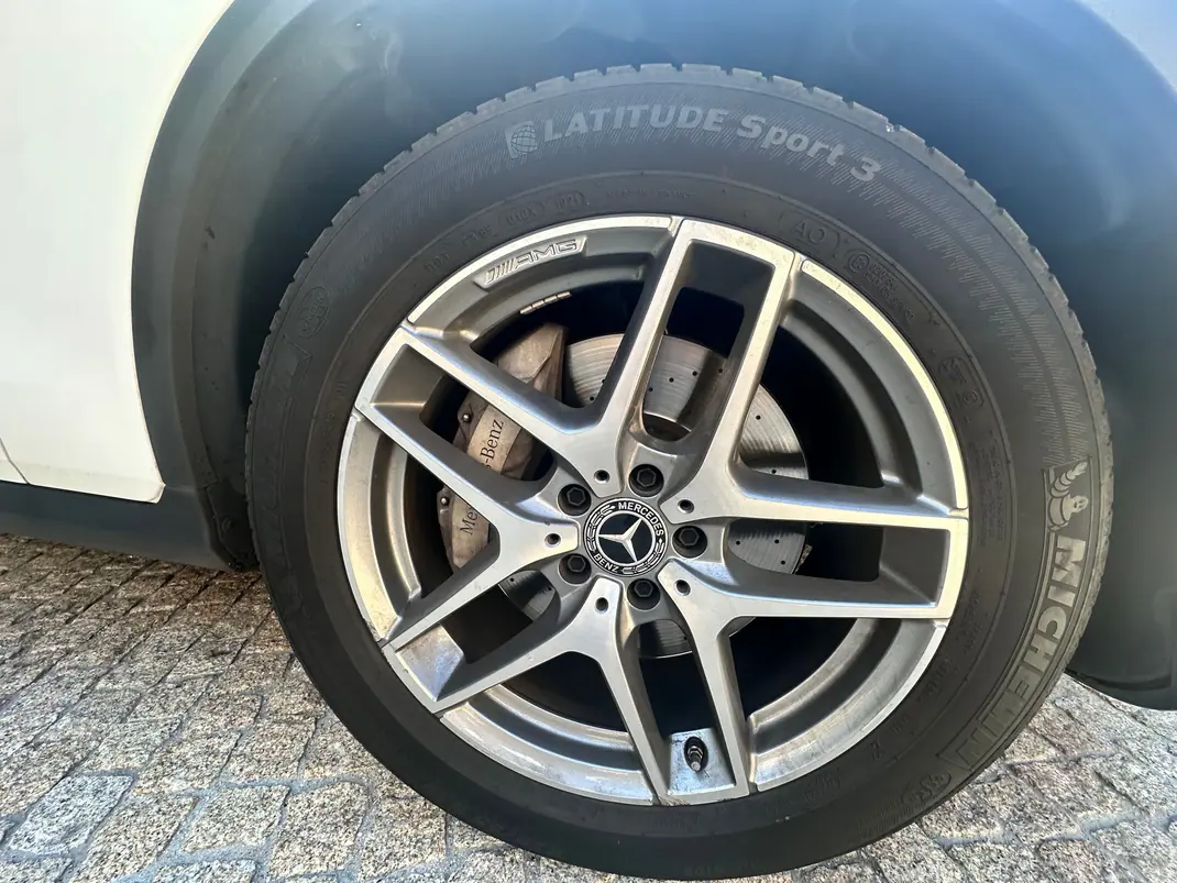 Mercedes-Benz GLC 250 2017 - 35500 EUR, 1998 km - 1998km - foto 7 de 15