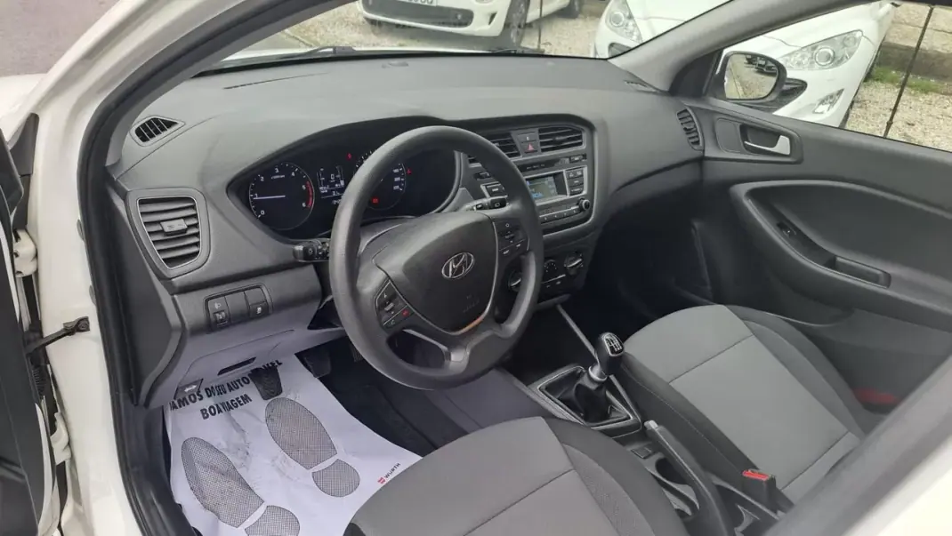 Hyundai i20 2018 - 9980 EUR, 134296 km - 134296km - foto 26 de 43