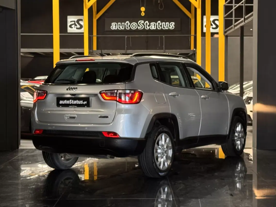 Jeep Compass 2021 - 18990 EUR, 40400 km - AUTO.MOTO.pt - 40400km - foto 9 de 27