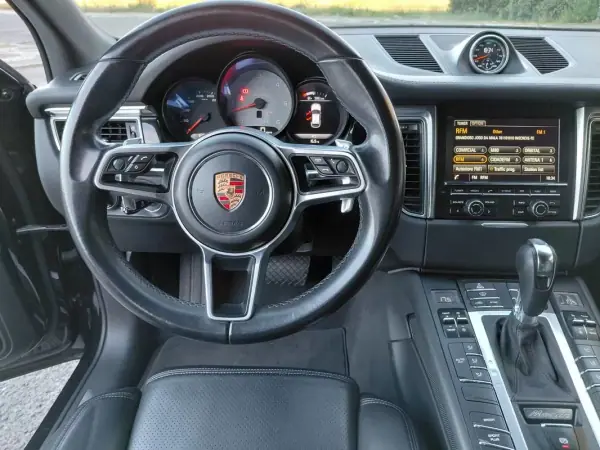 Porsche Macan 2014 - 38490 EUR, 168209 km - AUTO.MOTO.pt - 168209km - foto 33 de 37