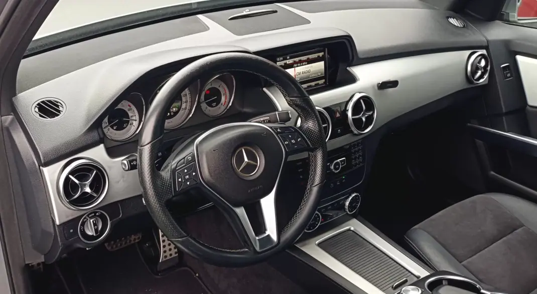 Mercedes-Benz GLK 250 2014 - 18950 EUR, 184000 km - AUTO.MOTO.pt - 184000km - foto 8 de 19