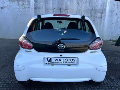 Toyota Aygo 2014 - 8900 EUR, 134000 km - AUTO.MOTO.pt - 134000km - foto 8 de 22