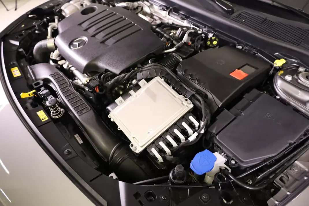 Mercedes-Benz A 180 Limousine 2025 - 39990 EUR, 6272 km - AUTO.MOTO.pt - 6272km - foto 9 de 47